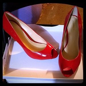 Sexy RED pump worn only for 10 minutes